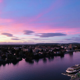 Silo2 Rheinhafen mit Schiffen Basel